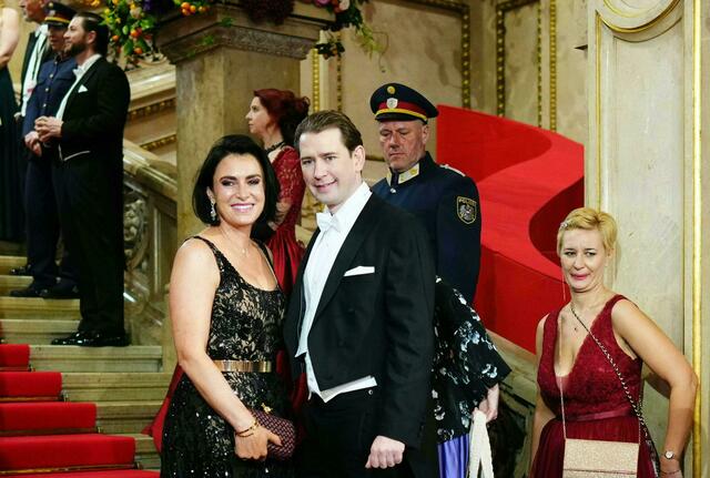 Elisabeth Köstinger und Sebastian Kurz am 67. Opernball. | Foto:  EVA MANHART / APA / picturedesk.com