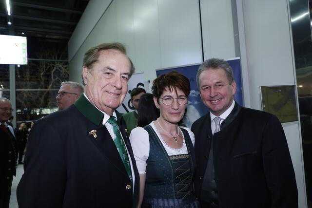 Franz Titschenbauer (r.) feierte seinen letzten Bauernbundball mit Rudi Roth (l.). | Foto: Konstantinov