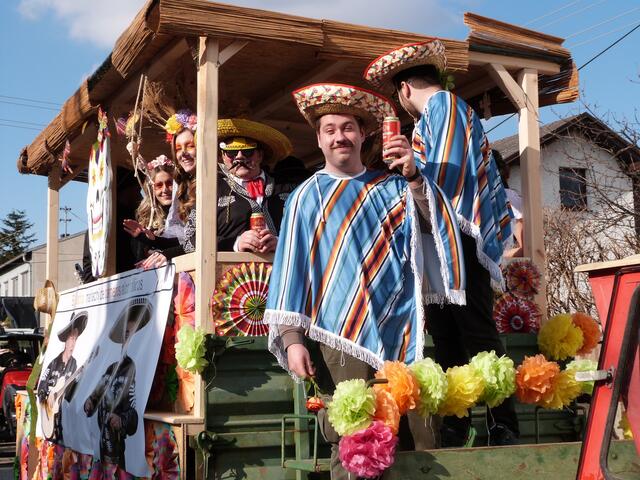 Auch die Mexikaner feierten den Kleinwarasdorfer Fasching ausgelassen! | Foto: Vanessa Wittmann