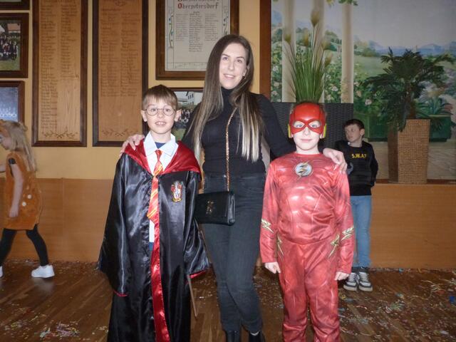 Auch magische Harry Potters und starke Flash-Superhelden waren im Gasthof Hafenscher vertreten. 