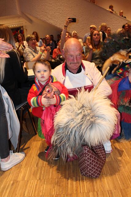 Junghuttler Max mit Opa aus Aldrans.