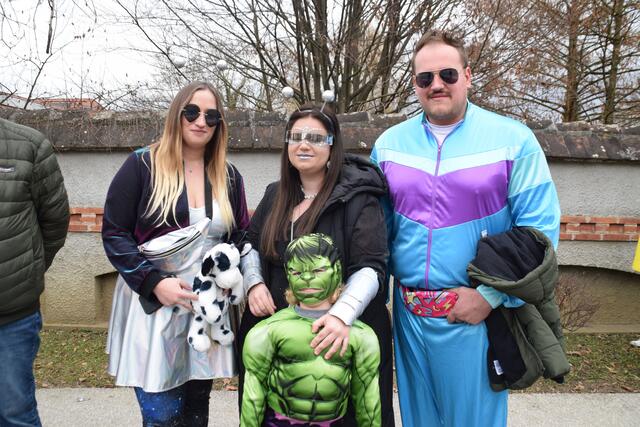 Nisa Theuermann, Michelle Mannsberger, Lionel Mannsberger (vorne), Roland Wadl (v. l.)