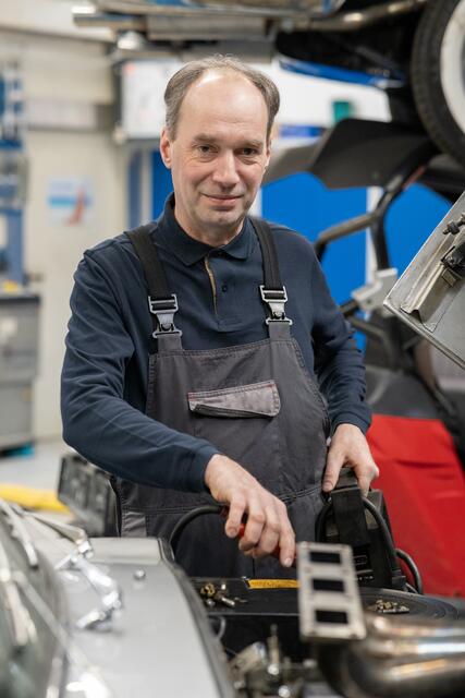 Harald Wegerer startet ab April 2025 in der Kaiser-Friedrichstraße 5 mit der KFZ-Werkstatt Wegerer.  | Foto: Bruno Brandstetter