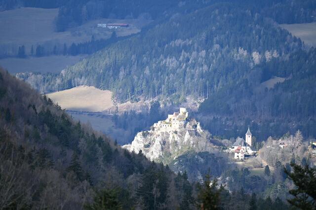 Burg und Kirche Klamm