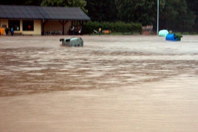 Zwei Fluten, im Mai und Juli 2005, richteten in Pabneukirchen große Schäden an.  | Foto: Robert Zinterhof