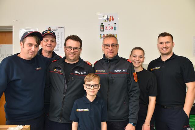 Die Feuerwehr Badersdorf hatte im Feuerwehrhaus wieder eine Labestation eingerichtet. | Foto: Michael Strini