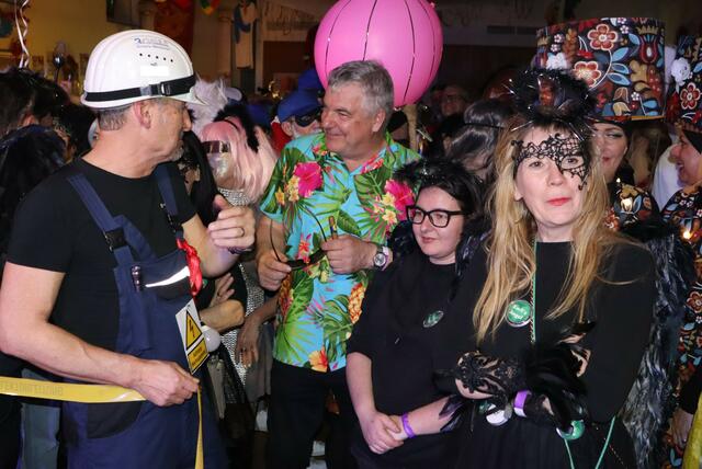 Da Koal und seine drei Eng'l - Bürgermeister Karl Bohnstingl startete außer Konkurrenz | Foto: Gerhard Langmann