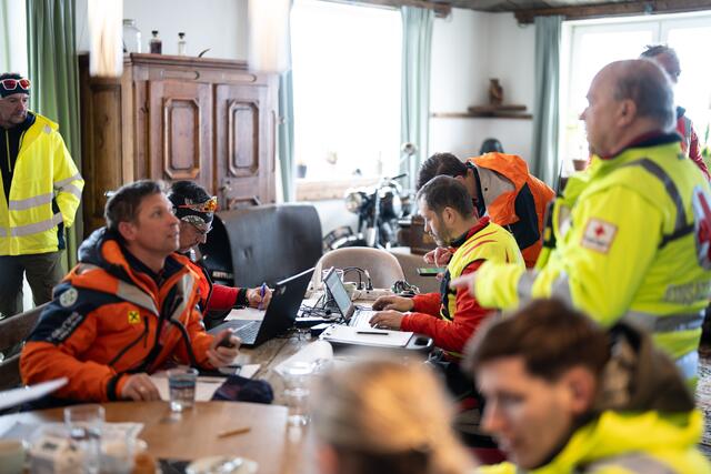 Übungsbeobachter: Landesrat Martin Zauner (links) | Foto: Bergrettung Salzburg/Stecker