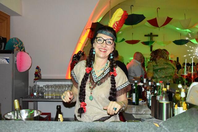 Mit im Team: Sonja Pejcl an der Weinbar