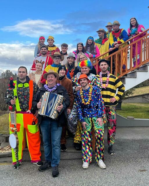 Auch in Loipersdorf-Kitzladen ging es am Faschingsamstag bunt zu. | Foto: Jürgen Zimara