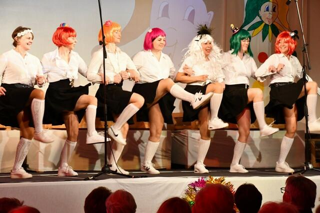 Flotte Eröffnung mit der Damengarde. | Foto: Anita Galler