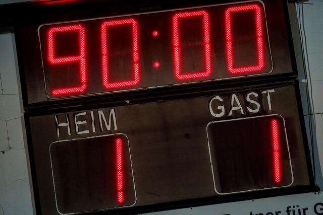 Nach 90 Minuten leuchtete ein 1:1-Remis von der Videowall im Alpenstadion Kapfenberg. | Foto: GEPA pictures/Michael Riedler