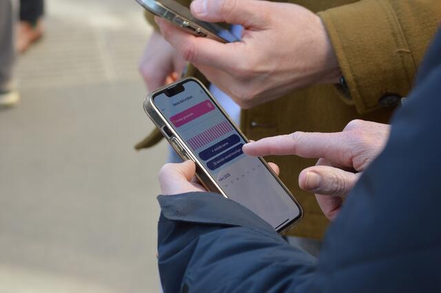 Neue, gesunde Gewohnheiten ins Leben integrieren: Das soll mithilfe der Bewegungsrevolutions-App untersützt werden.  | Foto: Bewegungsrevolution
