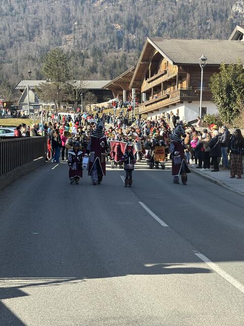 Langkampfen startete nach zehnjähriger Pause wieder in den Niederbreitenbacher Faschingsumzug.  | Foto: Christiane Nimpf