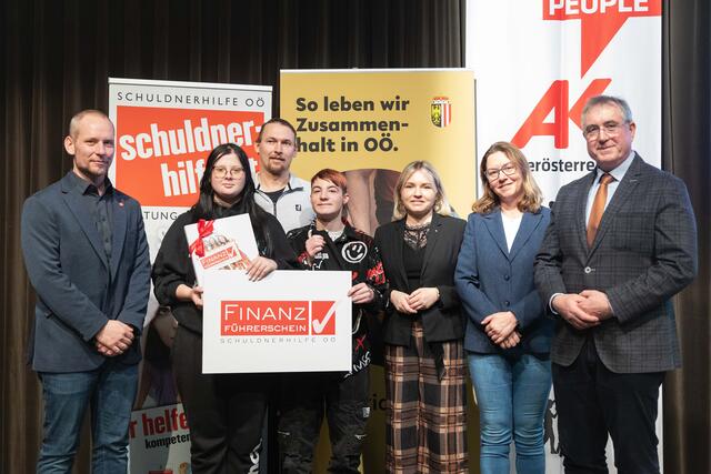 Auch 15 Teilnehmerinnen und Teilnehmer von der Wissenswerkstatt Hof Tollet, einer Einrichtung von Fokus Mensch, absolvierten den Finanzführerschein. | Foto: Land OÖ/Guggenberger