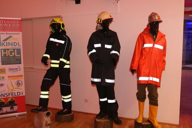 Die Schutzausrüstung ist das A&O im Feuerwehreinsatz. | Foto: FF Ladendorf