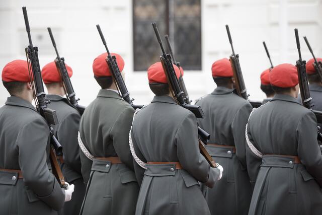 Im Krankenhaus verstorben: Beim Bundesheer trauert man um einen jungen Kameraden, der bei der Garde eingesetzt war. (Symbolbild) | Foto:  ALEX HALADA / picturedesk.com