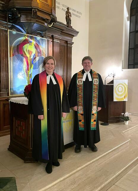 Pfarrer Markus Lintner und Pfarrerin Anne Tikkanen-Lippl in der evangelischen Kirche in der Scheffergasse. | Foto: Evangelische Pfarrgemeinde Mödling