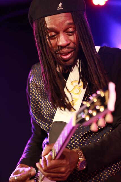 Bernard Allison beehrt das Festival.  | Foto: Dietmar Hoscher