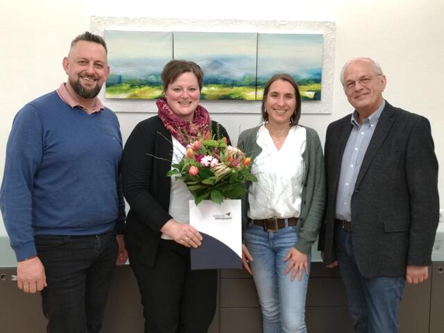 In kleinem feierlichen Rahmen wurde Nicole Hinterberger kürzlich zur neuen Leiterin des Salzburger Bildungswerks Unternberg bestellt. V. li.: Bgm. Andreas Fanninger, Nicole Hinterberger (Bildungswerkleiterin), Maria Fanninger (Bildungswerk-Unternberg-Mitarbeiterin), Robert Grießner (Bildungswerk-Bezirksleiter Lungau). | Foto: Salzburger Bildungswerk/Maria Zehner