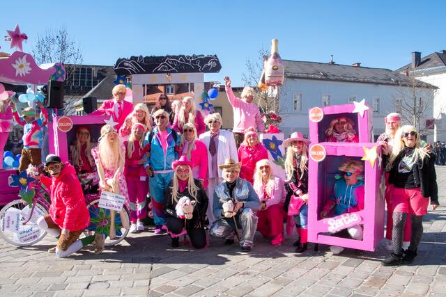 Die Faschingsrunde Dollich eroberte als "Karawankn Barbie" die Herzen der Zuschauer. | Foto: Dieter Arbeiter