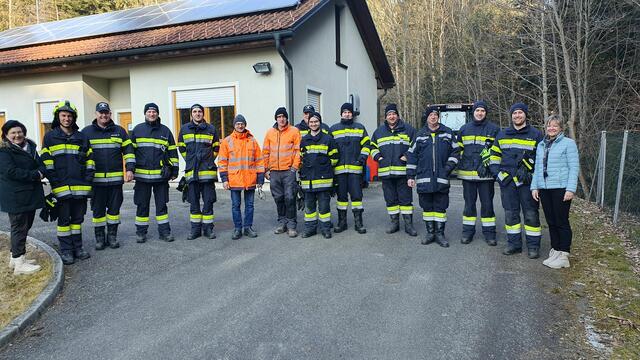 Im Februar fand eine von der Gemeinde unter Franz Narnhofer initiierte Blackout-Übung mit der FF Miesenbach unter der Leitung von HBI Christoph Mariacher und OBI Daniel Kern statt. | Foto: Gemeinde Miesenbach
