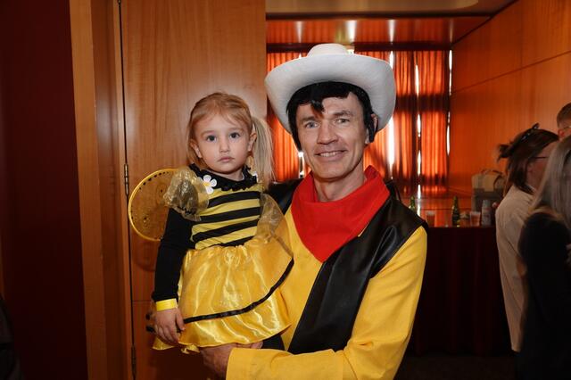 Lucky Luke und eine kleine, flotte Biene machten ebenfalls den "Großen Ball der Kleinen" unsicher. | Foto: Michael Blinzer