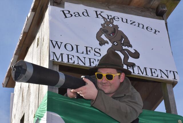 Großer Faschingsumzug am Dienstag, 4. März 2025 durch Bad Kreuzen.  | Foto: Robert Zinterhof
