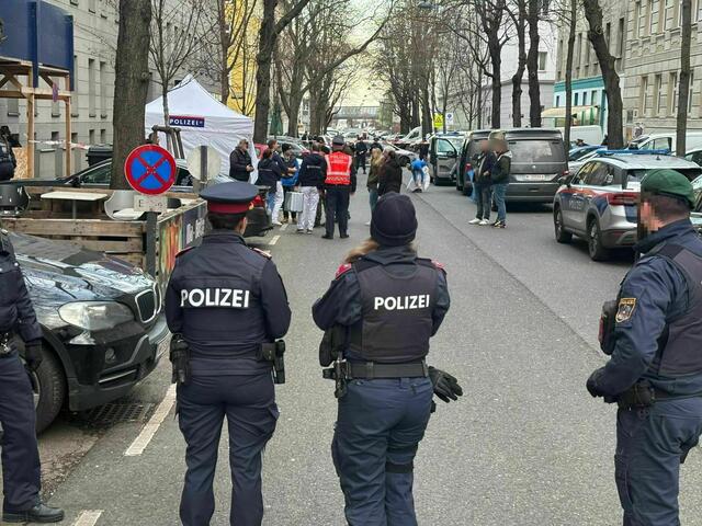 Ein Passant fand am Freitag einen Koffer. Darin sollen sich sterbliche Überreste eines Mannes befunden haben. | Foto: Valentina Marinelić/MeinBezirk