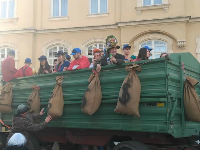 Mit Geldsäcken aus dem Geldspeicher beladen, der Panzerknackerwagen. | Foto: Nicole Kaspar