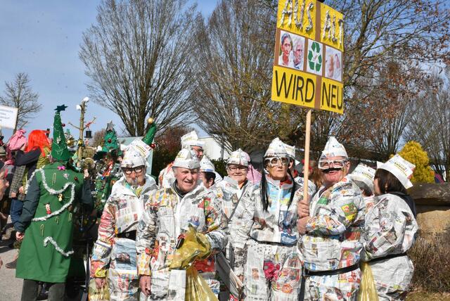 Großer Faschingsumzug am Dienstag, 4. März 2025 durch Bad Kreuzen.  | Foto: Robert Zinterhof
