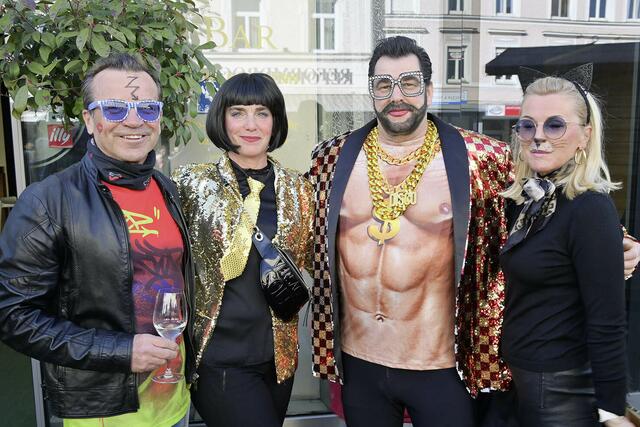 Bei bester Stimmung wurde heute Nachmittag am Stadtplatz von Mattighofen Fasching gefeiert. | Foto: Manfred Fesl