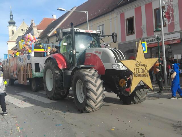 Exklusiv in Horn die österreichische Delegation der Disneystudios aus Röhrenbach. | Foto: Nicole Kaspar