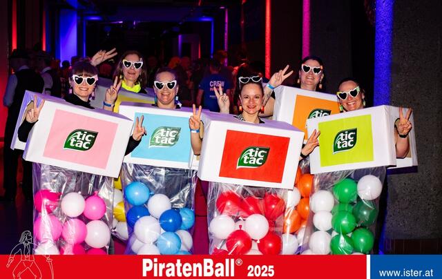 Rund 1.700 Gäste feierten am Samstag beim legendären PiratenBall – legendär sind dort immer die kreativen Kostüme. | Foto: Ruderverein Ister