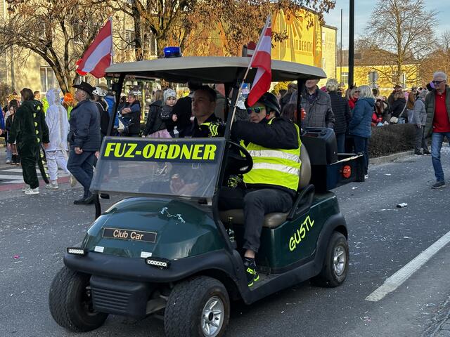 Auch ein Golf-Car war in Hausmening im Einsatz | Foto: Dietl-Schuller