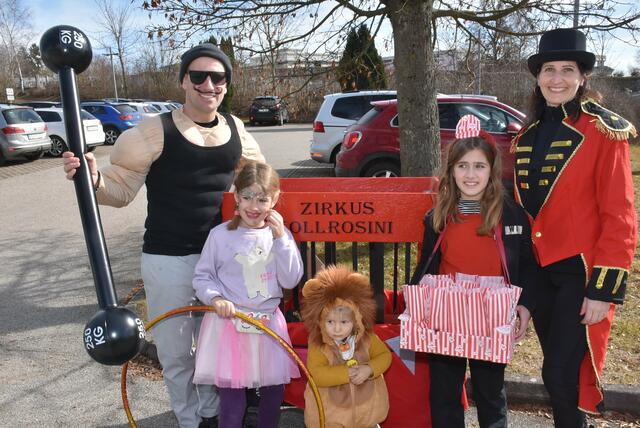 Großer Faschingsumzug am Dienstag, 4. März 2025 durch Bad Kreuzen.  | Foto: Robert Zinterhof