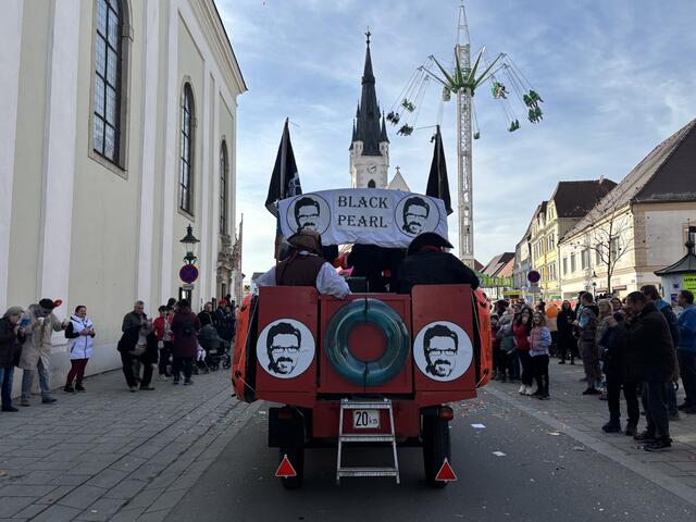 Die schwarze Perle Horns: Der Wagen des Bürgermeisters. | Foto: Nicole Kaspar
