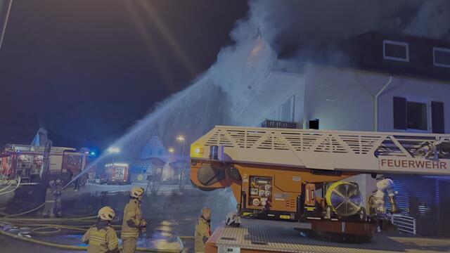 Mit dem Einsatzstichwort „Balkonbrand“ war die Freiwillige Feuerwehr (FF) St. Michael im Lungau am frühen Mittwochmorgen, 5. März, um 5:20 Uhr in den Marktbereich alarmiert worden.  | Foto: BSBÖ OVI Keidel Thomas