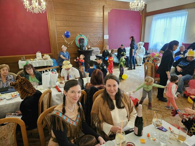 Bei der Faschingsparty gab es kein Halten mehr. | Foto: Holzmann