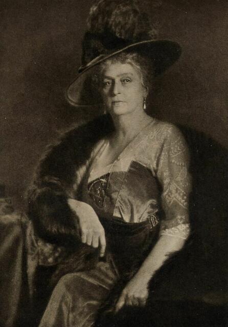 Lilli Lehmann (1848-1929) war eine international gefeierte Opern- und Konzertsängerin, besonders bekannt für ihre Wagner- und Mozart-Interpretationen. Ab 1901 prägte sie Salzburgs Kulturleben maßgeblich, gilt als „Mutter des Mozarteums“ in Salzburg und wurde 1920 erste Ehrenbürgerin der Stadt Salzburg. Im Bild: Porträt von Lilli Lehmann | Foto: ÖNB/Wien, 203.658-D