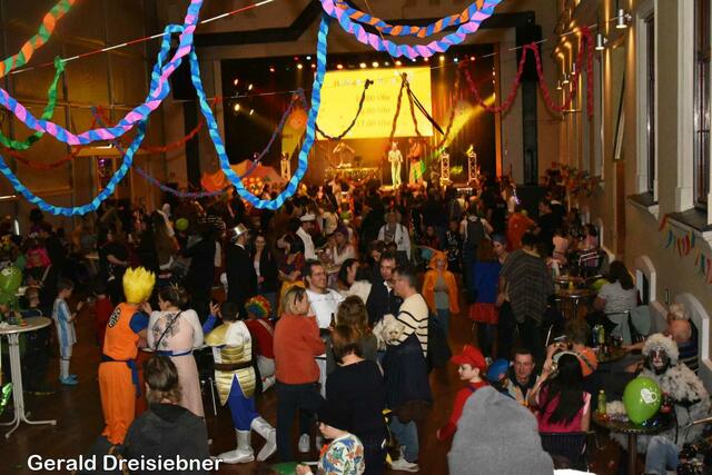 Ein voller Stadtsaal im forumKloster.  | Foto: Gerald Dreisiebner