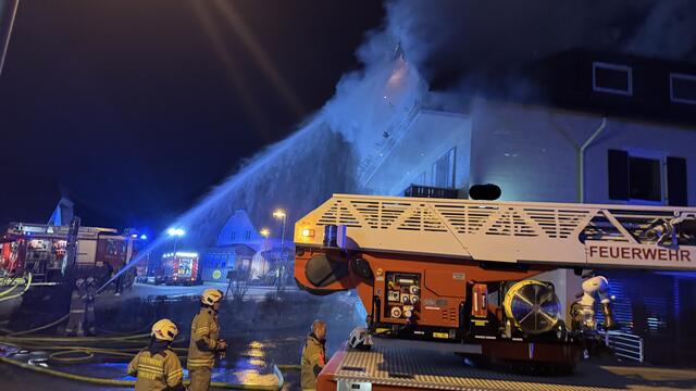 Mit dem Einsatzstichwort „Balkonbrand“ war die Freiwillige Feuerwehr (FF) St. Michael im Lungau am frühen Mittwochmorgen, 5. März, um 5:20 Uhr in den Marktbereich alarmiert worden.  | Foto: BSBÖ OVI Keidel Thomas