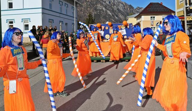 Großer Faschingsumzug in Ebensee - mit Aperol-Begleitung. | Foto: Hörmandinger