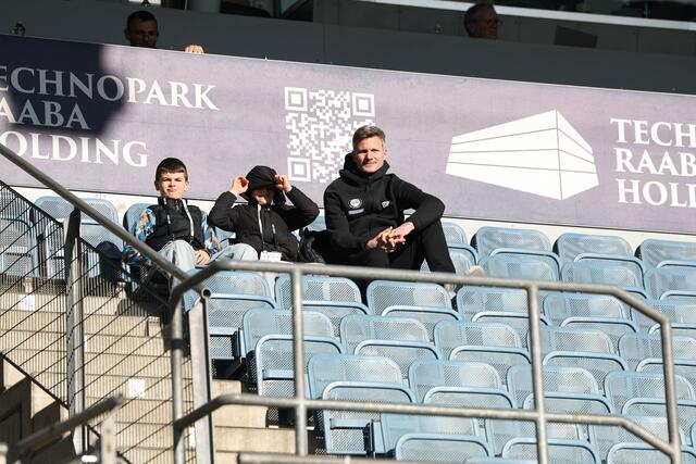 Geschäftsführer Sport Michael Parensen beobachtete das Achtelfinale von der Tribüne aus.  | Foto: GEPA
