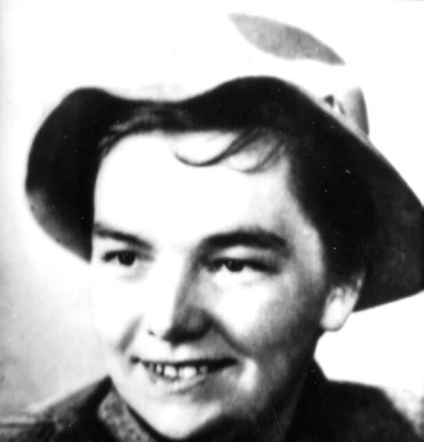 Rosa Hofmann (1919–1943), eine Näherin und Kommunistin, wurde für ihren Widerstand gegen den Nationalsozialismus hingerichtet. Ihr tragisches Schicksal ist ein Mahnmal für den Mut und die Entschlossenheit von Frauen im Kampf gegen Unrecht. Im Bild: Porträt Rosa Hofmann | Foto: Archiv der KPÖ