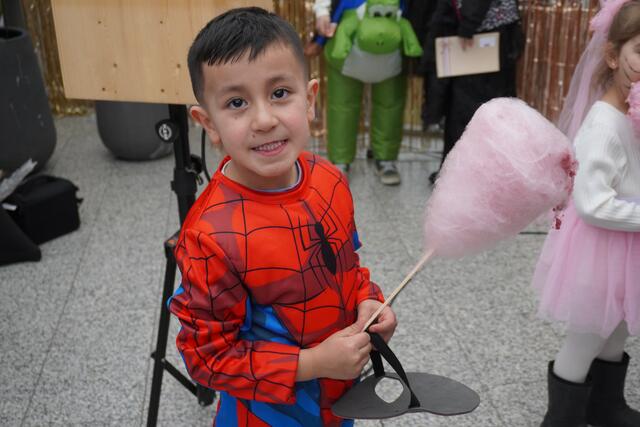 Auch die Zuckerwatten waren der Hit.  | Foto: Alicia Martin Gomez