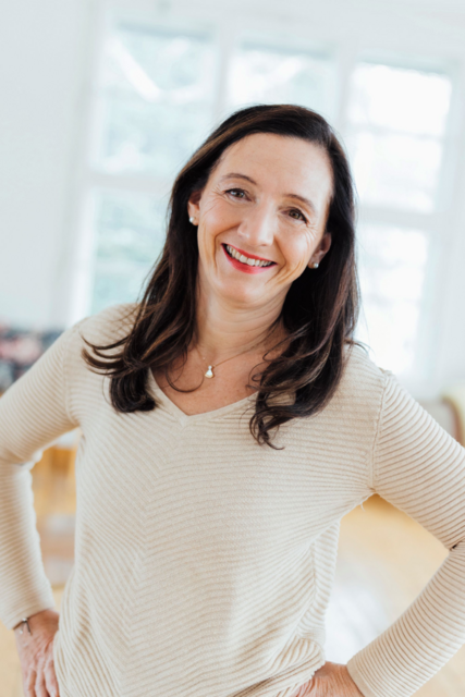 Petra Pellini präsentiert ihren berührenden Roman „Der Bademeister ohne Himmel" am Samstag, 10. Mai 2025 im Alten Widum in Achenkirch.

 | Foto: Nina Bröll