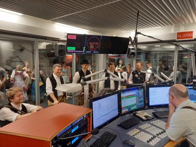Die Bischofshofner Tanzlmusi hatte beim Interview sichtlich Spaß. | Foto: Privat