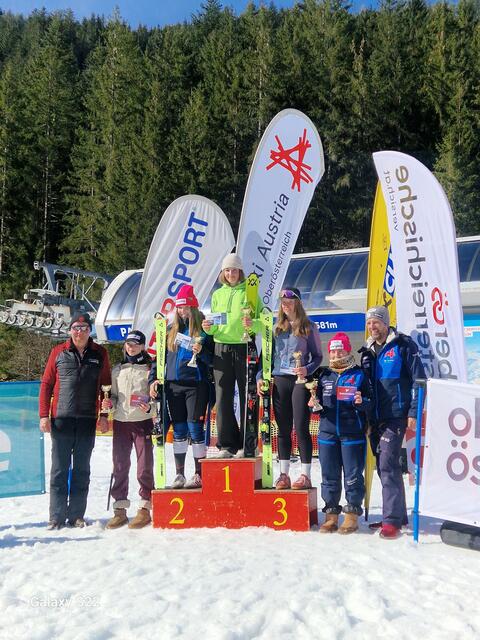 Siegerehrung LM 2025. Slalom Gold für Sophie Schartlmüller, Sportunion Königswiesen. | Foto: Schartlmüller