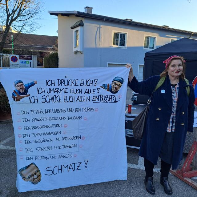 Herbert Kickl stand nicht nur in der Jahnturnhalle im Fokus.  | Foto: Friedl